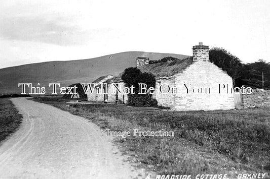 SC 2349 - Roadside Cottage, Orkney, Scotland