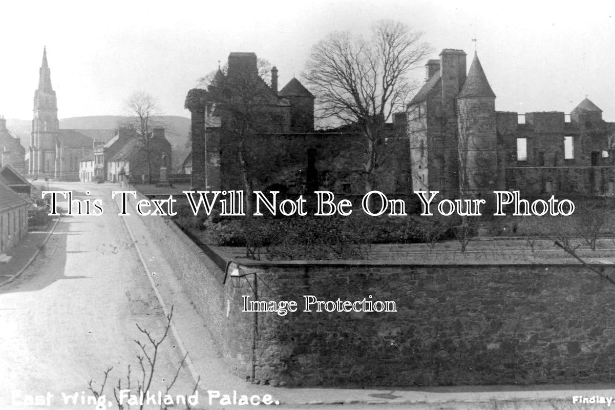 SC 2981 - East Wing, Falkland Palace, Fife, Scotland