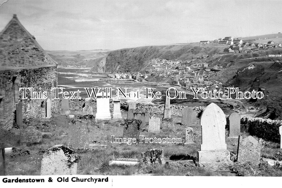 SC 3139 - Gardenstown & Old Churchyard, Scotland c1950