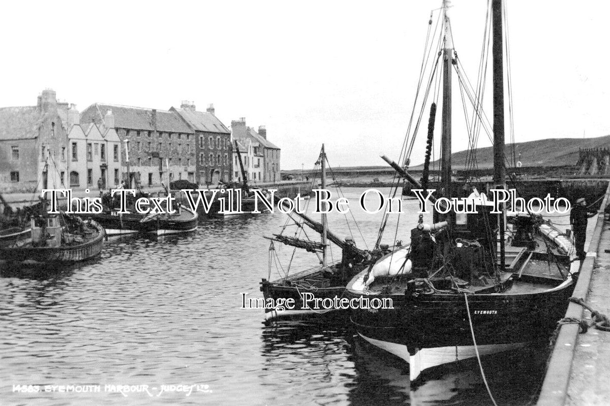 SC 3263 - Eyemouth Harbour, Scotland