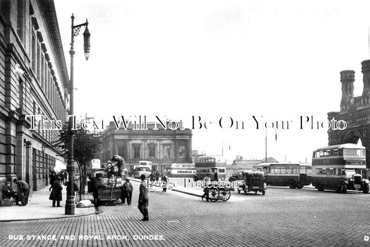 SC 3272 - Bus Stance & Royal Arch, Dundee, Scotland