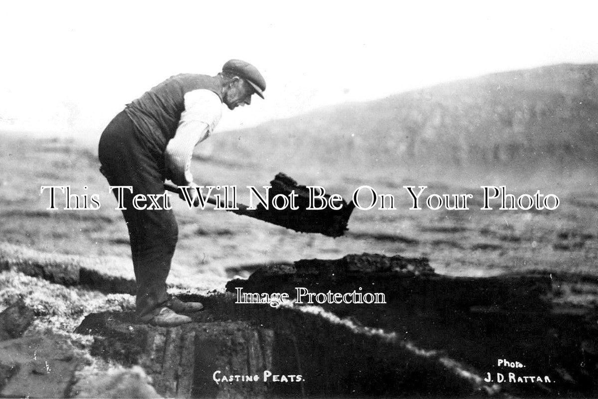 SC 3372 - Casting Peats, Shetland, Scotland