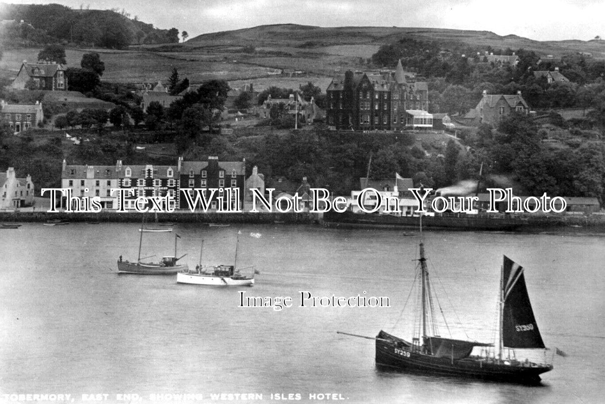 SC 3391 - Western Isles Hotel, Tobermory, Scotland