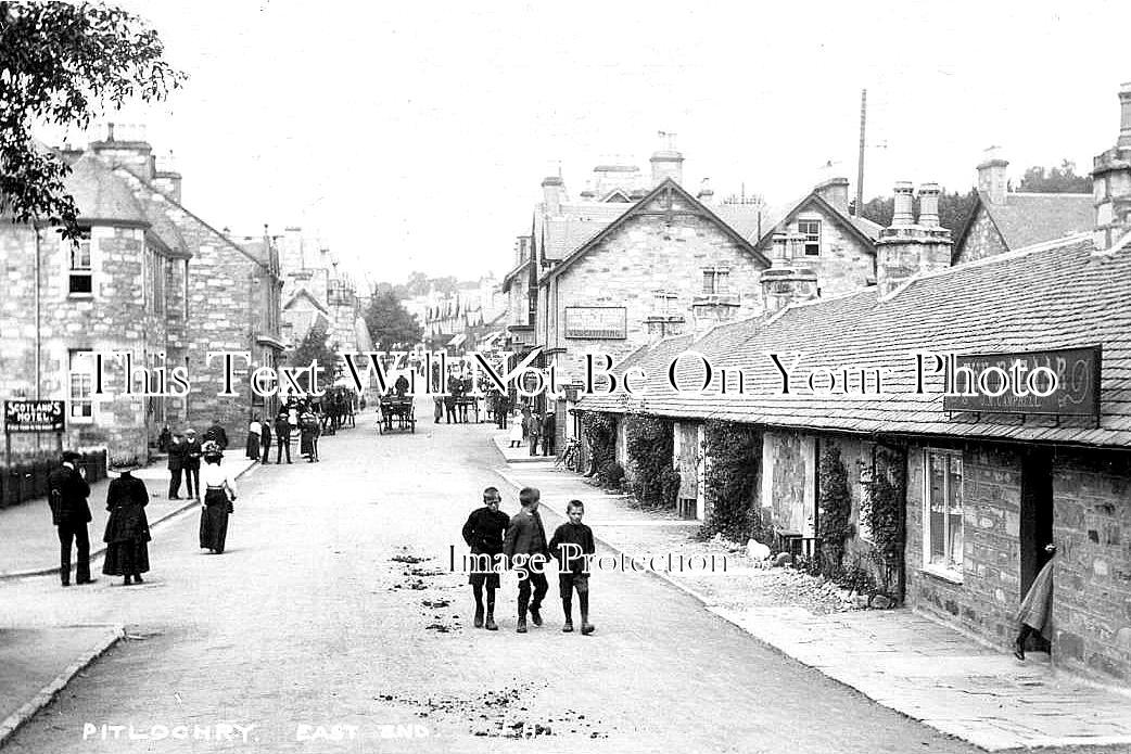 SC 3392 - East End, Pitlochry, Perthshire, Scotland