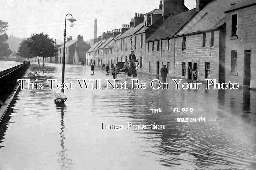 SC 3482 - The Flood, River Street, Brechin, Scotland c1913