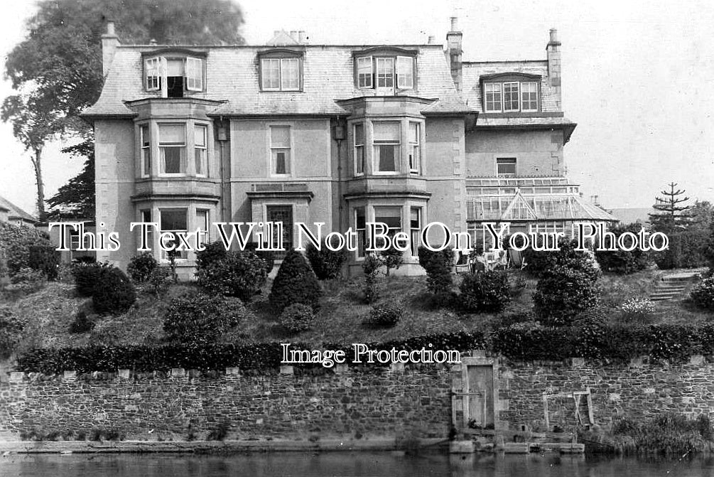 SC 3528 - Lea Lodge, Peebles, Scotland