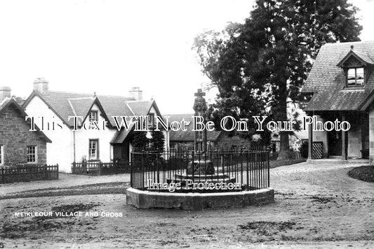 SC 3587 - Meikleour Village & Cross, Scotland
