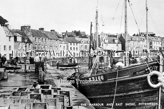 SC 4130 - The Harbour & East Shore, Pittenweem, Scotland