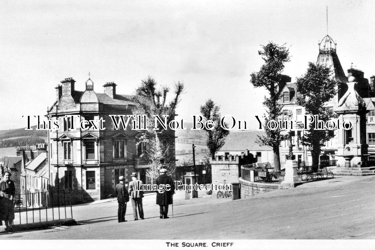 SC 4202 - The Square, Crieff, Perthshire, Scotland