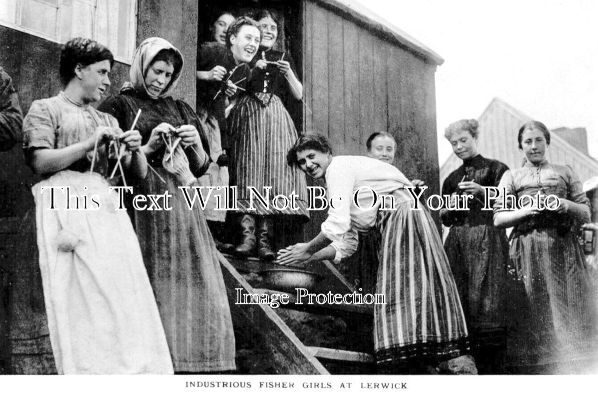 SC 636 - Fisher Girls At Lerwick, Shetland, Scotland