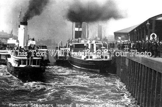 SC 662 - Pleasure Steamers Leaving Broomielaw, Glasgow, Scotland