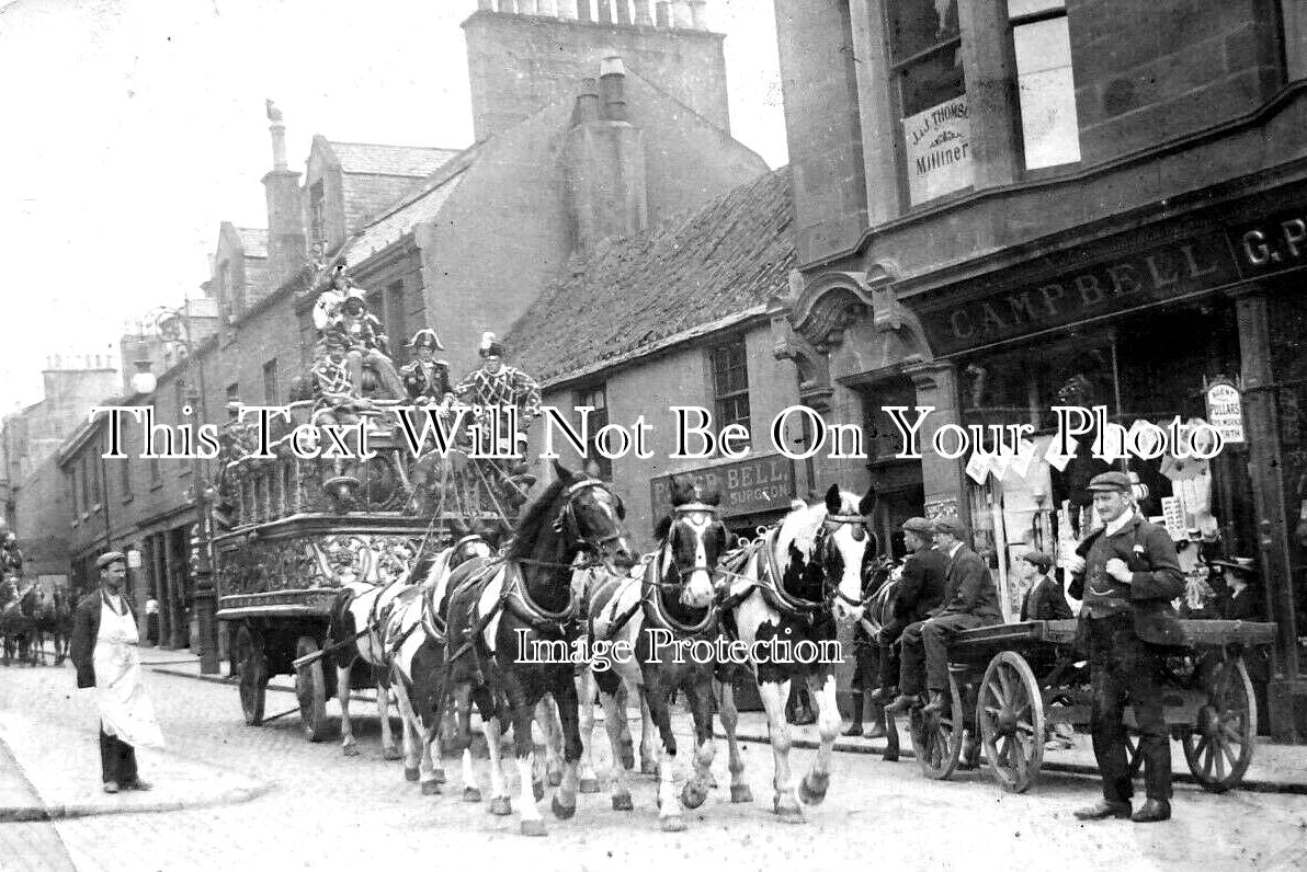 SC 813 - Decorated Carriage, Perth, Scotland