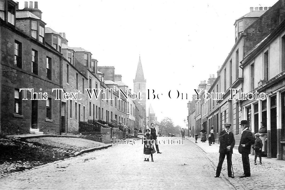 SC 84 - The High Street, Newburgh, Scotland