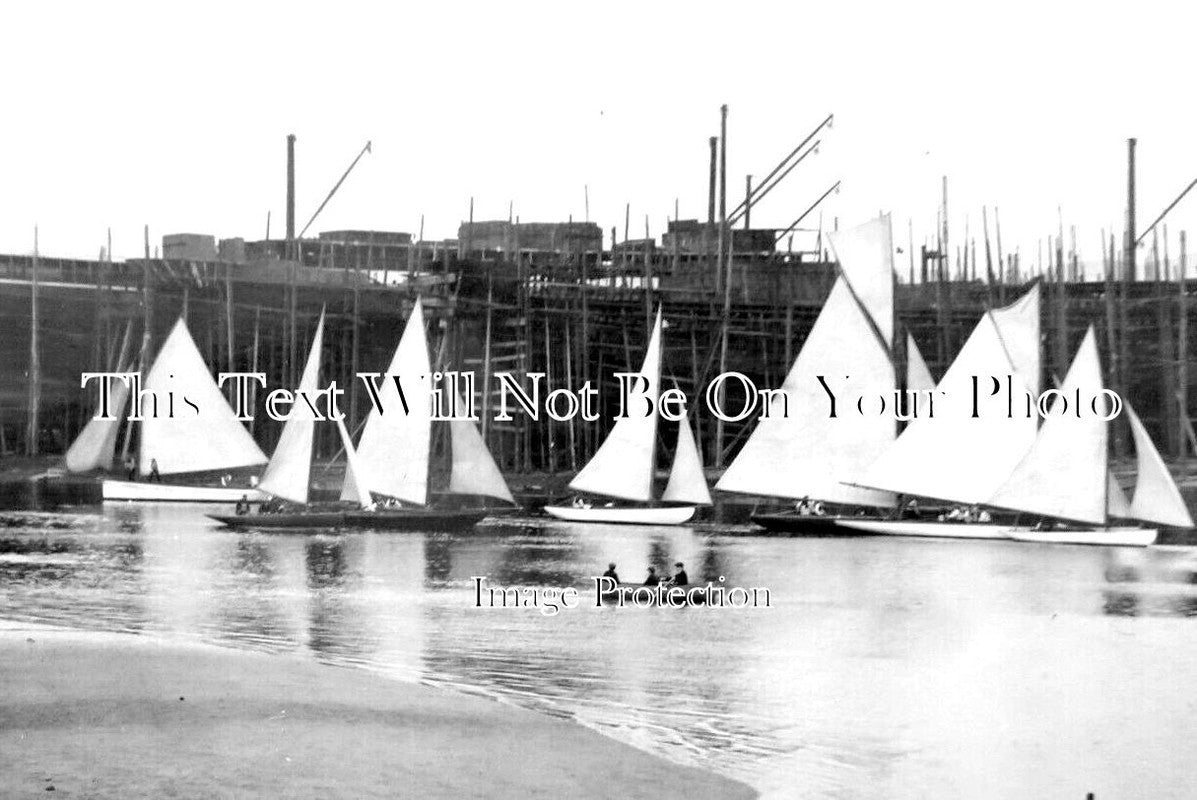 SC 882 - River Clyde Boats, Dumbarton, Scotland c1910