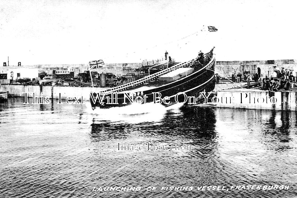 SC 998 - Launching Of Fishing Vessel, Fraserburgh, Aberdeenshire, Scotland c1950