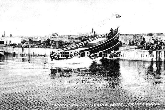 SC 998 - Launching Of Fishing Vessel, Fraserburgh, Aberdeenshire, Scotland c1950