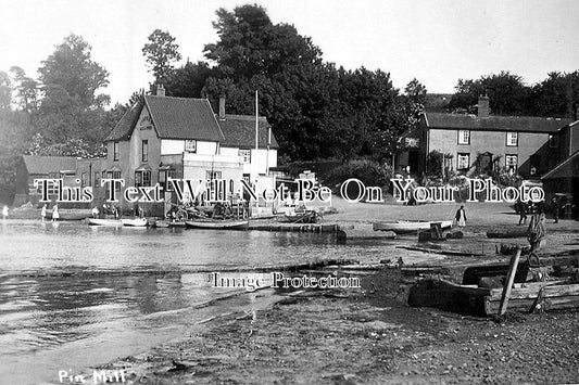 SF 104 - Pin Mill, Chelmondiston, Suffolk