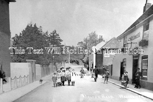 SF 1054 - The Sun Hotel, Melton Road, Woodbridge, Suffolk c1910