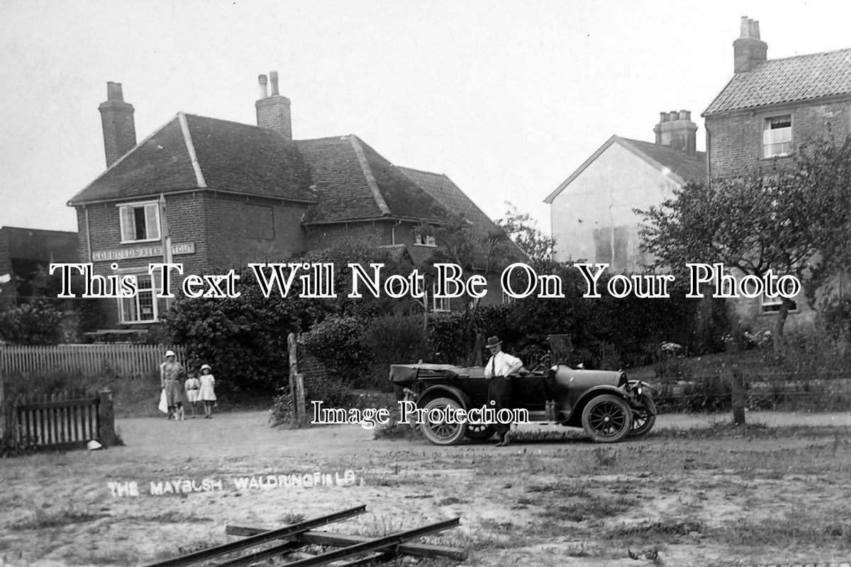 SF 1068 - The Maybush Pub, Waldringfield, Near Woodbridge, Suffolk c1920