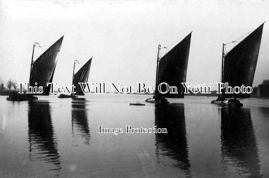 SF 1114 - Oulton Broad Wherries, Wherry, Suffolk c1920