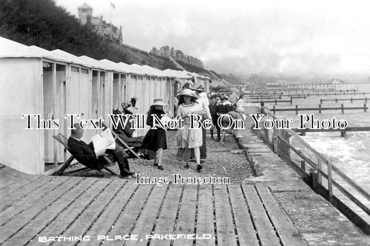 SF 1135 - Bathing Place Chalets Beach Huts, Pakefield, Lowestoft, Suffolk