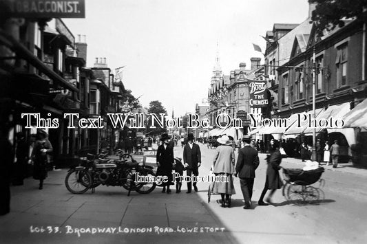 SF 1182 - London Road, Broadway, Lowestoft, Suffolk c1924