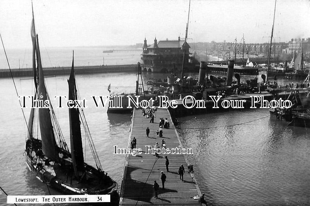 SF 1193 - The Outer Harbour, Lowestoft, Suffolk