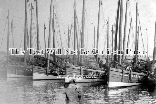 SF 1248 - Fishing Trawlers, Lowestoft Harbour, Suffolk