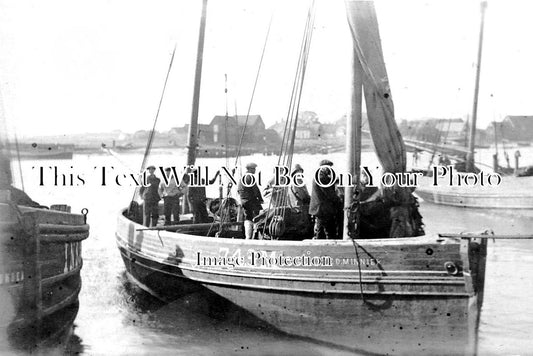 SF 1347 - Fishing Boat, 74SM Blue Eyed Minnie, Southwold, Suffolk