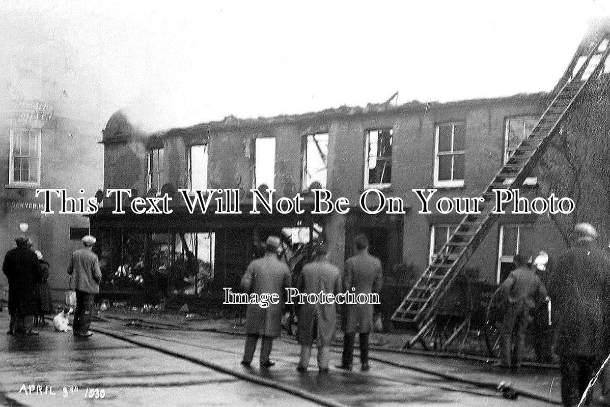 SF 1534 - Fire At Dennys Shop, High Street, Southwold, Suffolk c1930