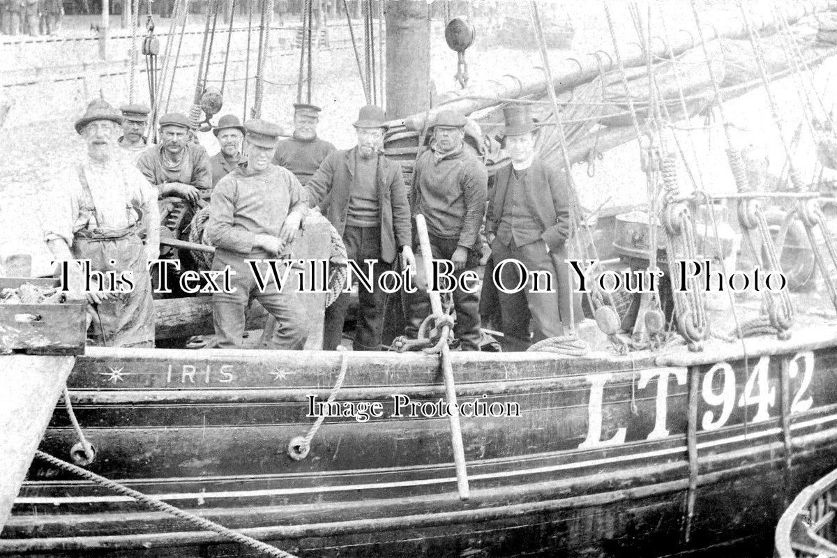 SF 1547 - Fishing Boat No LT942 Iris & Crew, Lowestoft, Suffolk