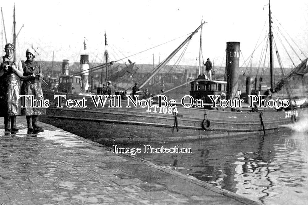 SF 1588 - LT1084 Fishing Boat, Lowestoft Harbour, Suffolk c1920