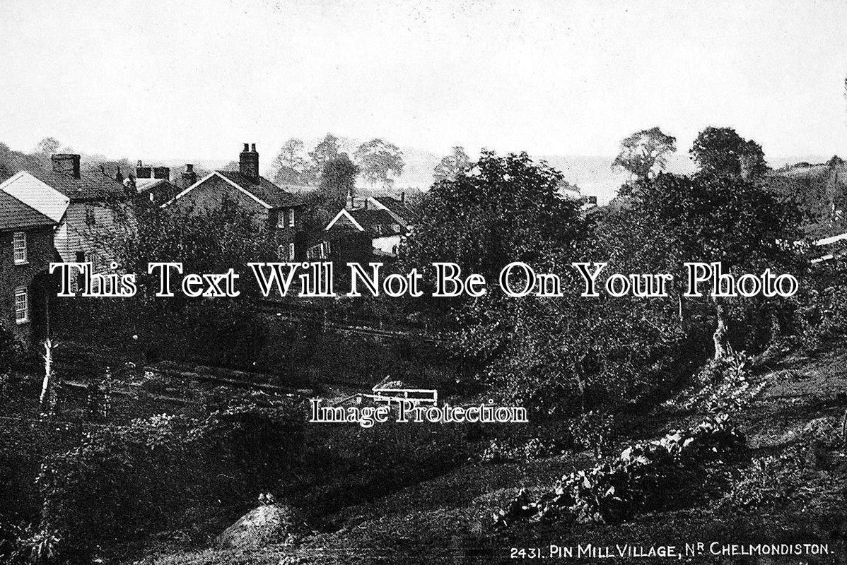 SF 165 - Pin Mill Village, Suffolk