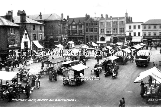 SF 2313 - Market Day, Bury St Edmunds, Suffolk