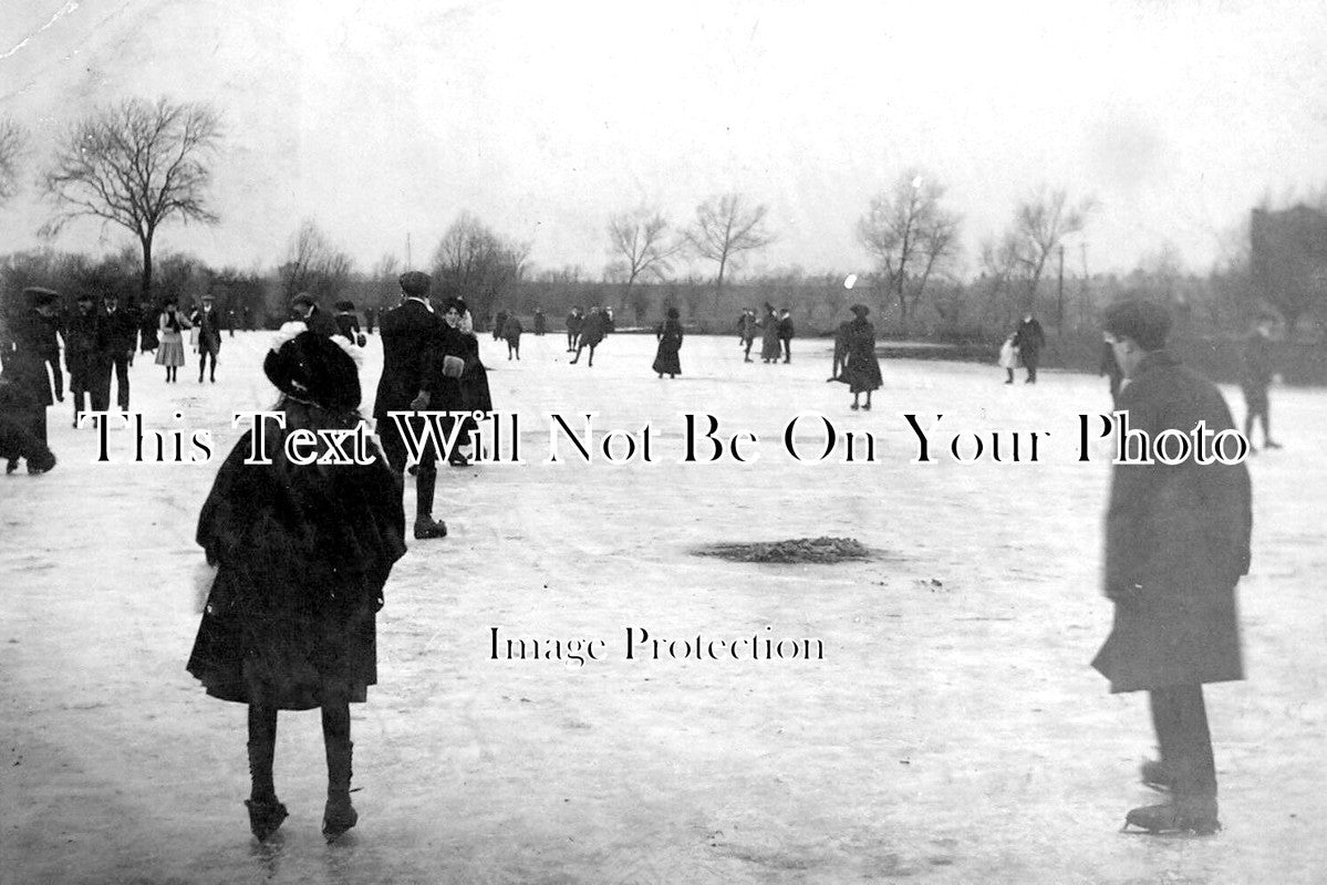 SF 2384 - Winter Ice Skating At Ipswich, Suffolk 1909