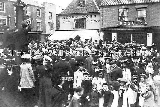 SF 2422 - Southwold Crowds, Suffolk c1907