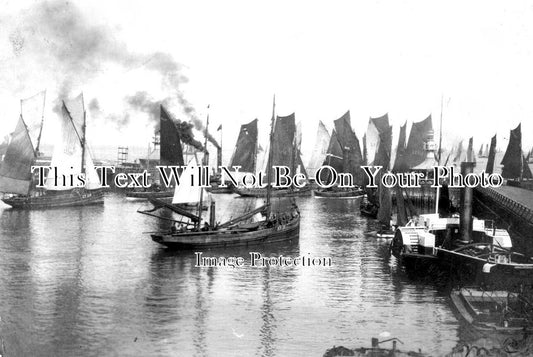 SF 2501 - Lowestoft Harbour, Suffolk c1903