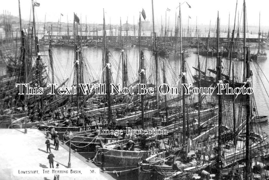 SF 2502 - The Herring Basin, Lowestoft, Suffolk