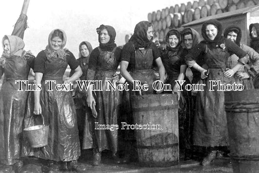 SF 2536 - Lowestoft Fisherwomen, Suffolk c1908