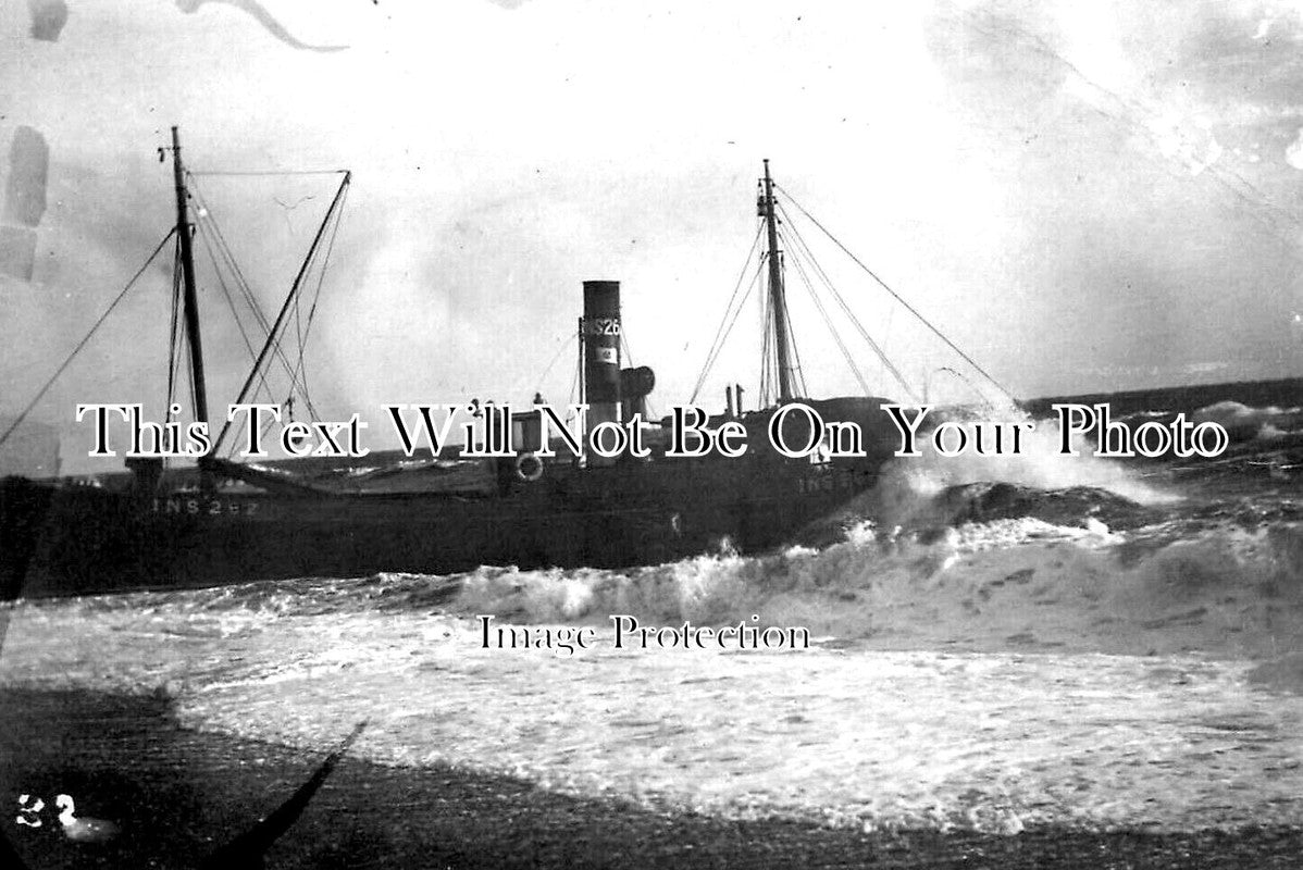 SF 2709 - Inverness Fishing Boat INS262 Wreck At Lowestoft, Suffolk c1912