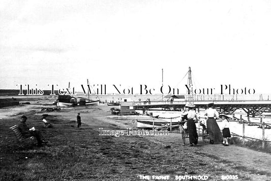 SF 2744 - The Front, Southwold, Suffolk c1905