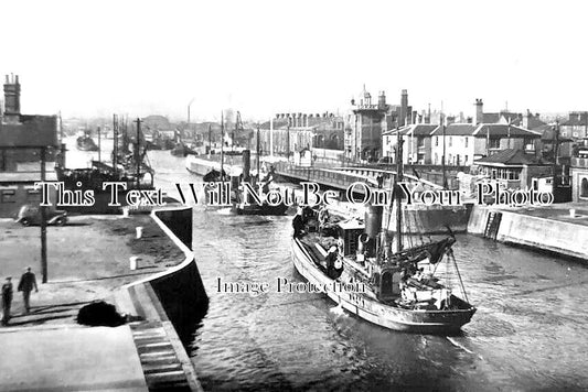 SF 2815 - Lowestoft Swing Bridge & Inner Harbour, Suffolk