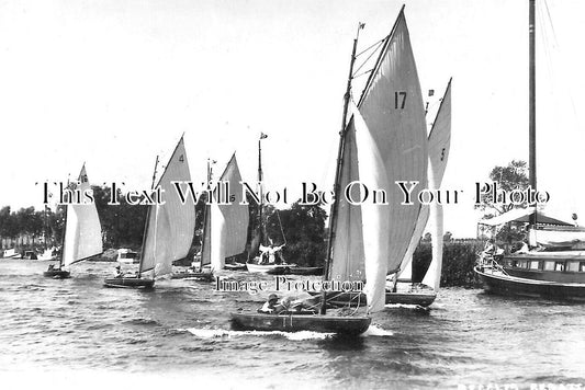 SF 2879 - Beccles Regatta, Suffolk c1930