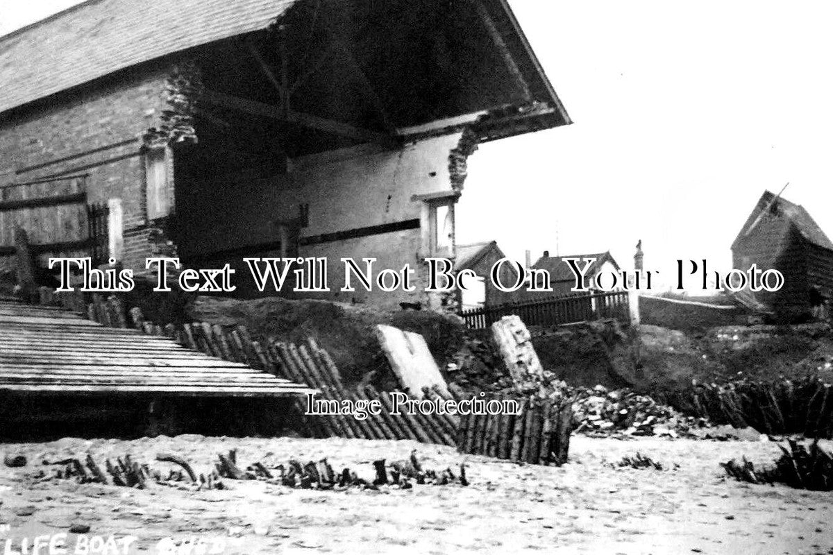 SF 2977 - Lifeboat Shed Storm Damage, Kessingland, Suffolk c1920