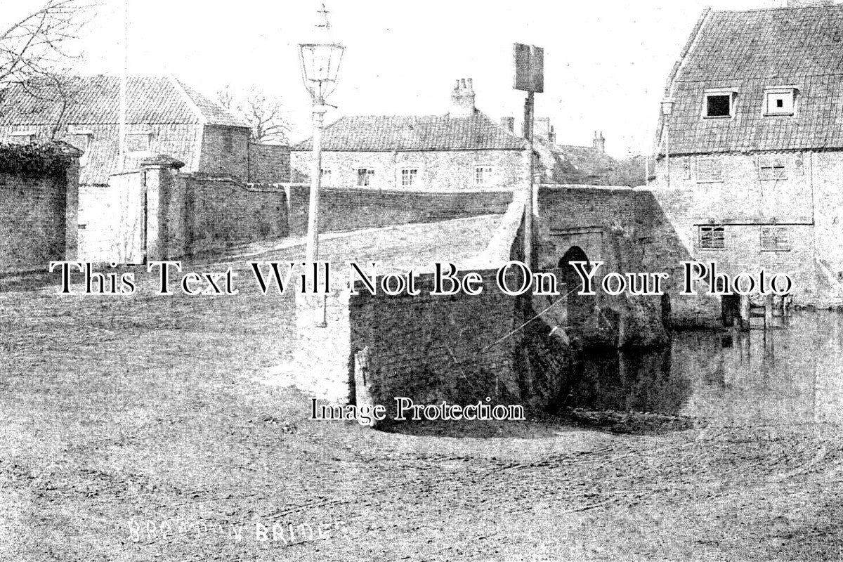 SF 3172 - Bridge Over Little Ouse River, High Street, Brandon, Suffolk c1908