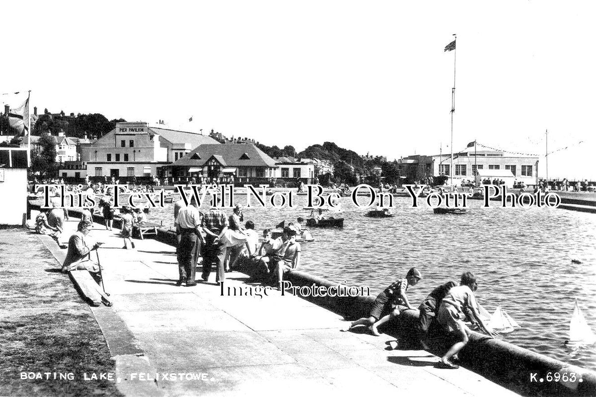 SF 3516 - The Boating Lake, Felixstowe, Suffolk