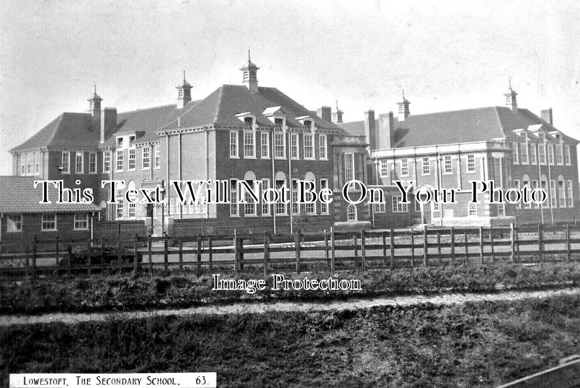 SF 3593 - The Secondary School, Lowestoft, Suffolk c1915