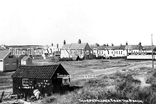 SF 3612 - Thorpe Village From The Beach, Suffolk