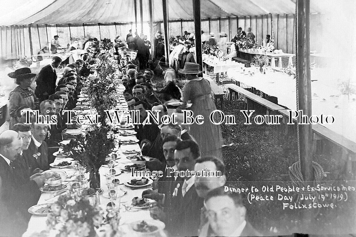 SF 3627 - Peace Day Dinner, Felixstowe, Suffolk 1919 WW1