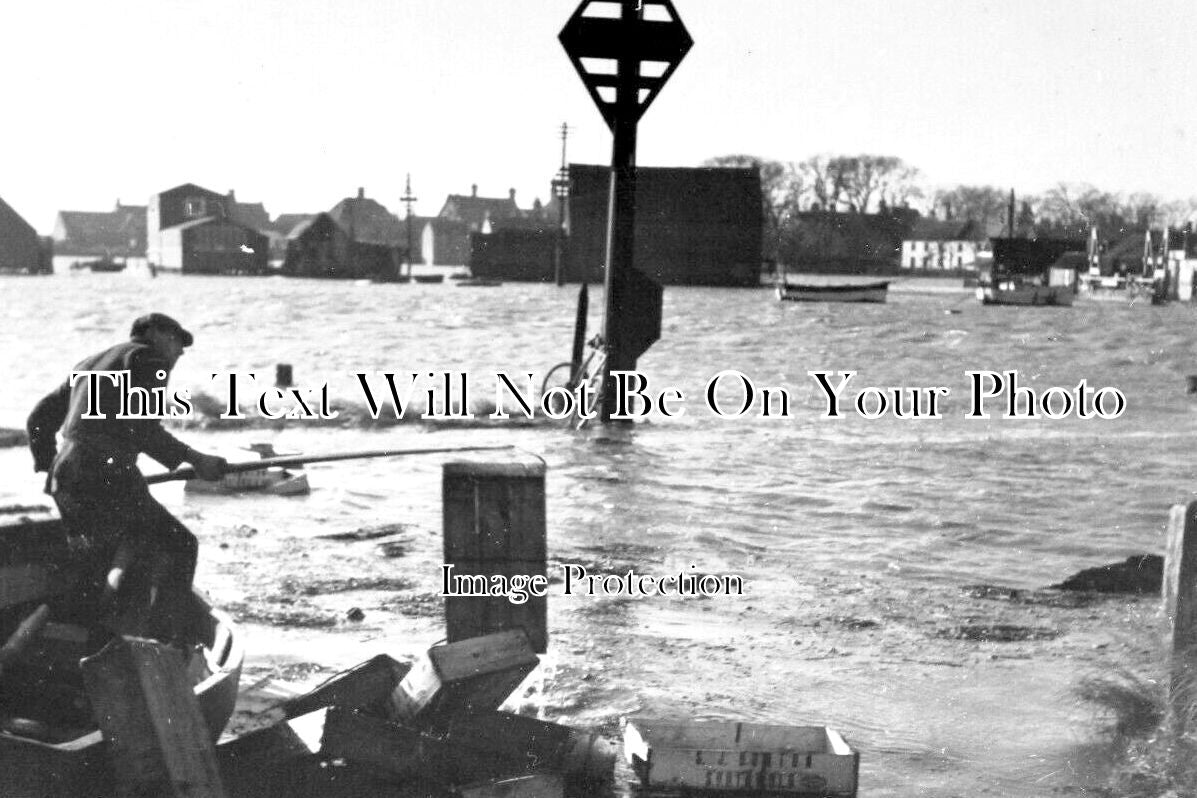 SF 3776 - Flooding & High Tide, Southwold, Suffolk